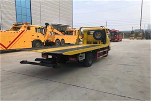 钟祥非事故拖车